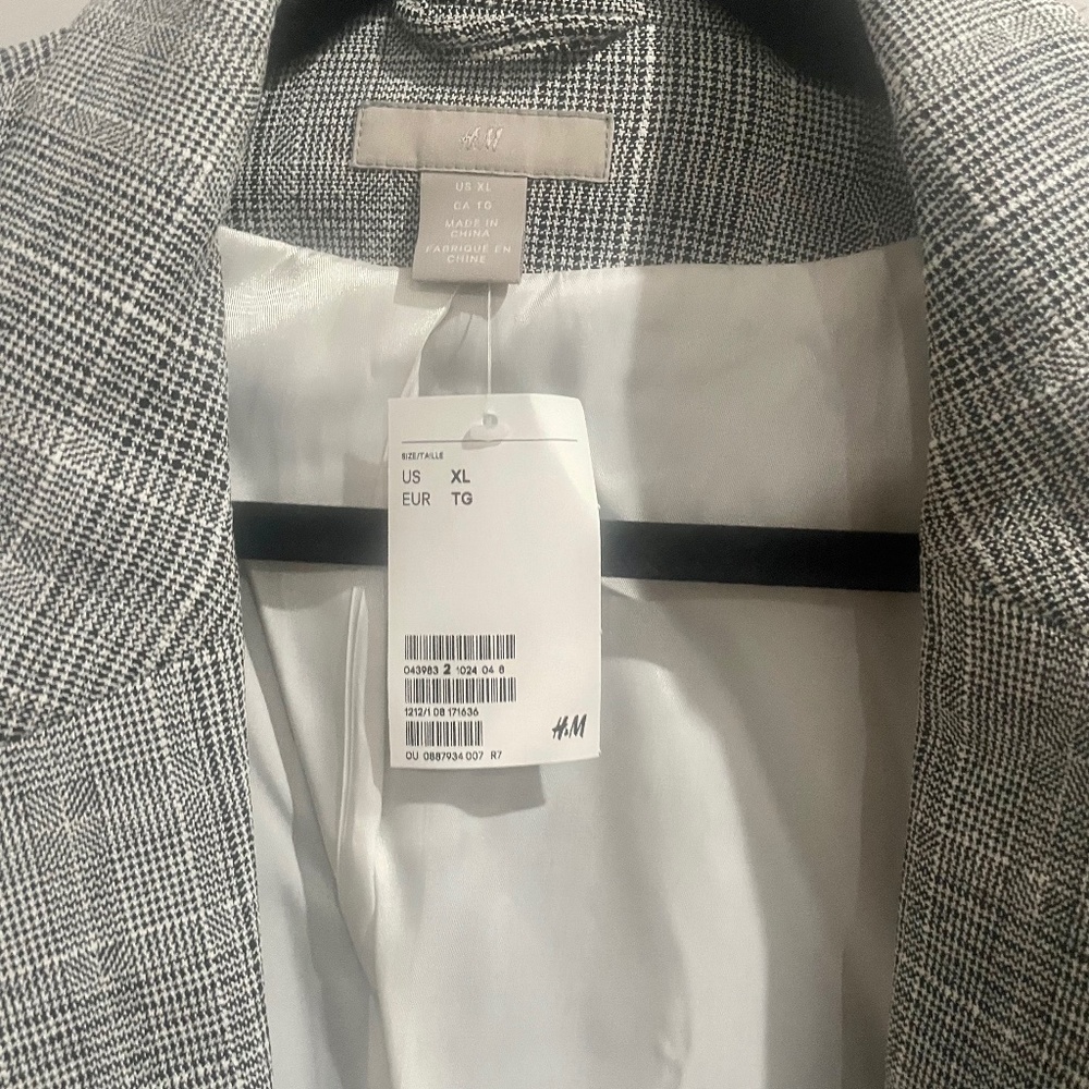 H&M NWT Black/Haundstooth fitted blazer